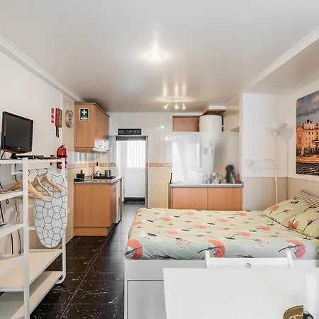 Close To Belém, With A Terrace Ii Appartement Lisboa