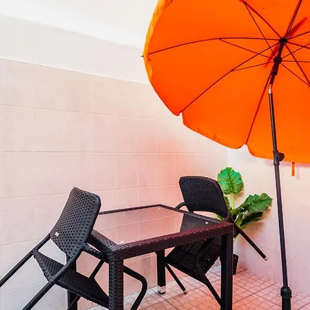 Close To Belém, With A Terrace Ii Appartement
